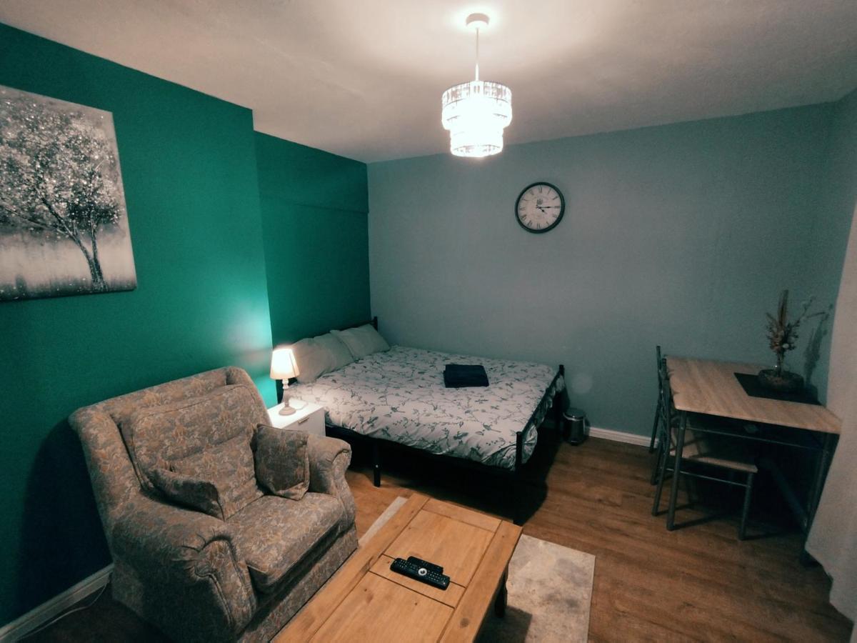 We Love Henbury Bristol Extérieur photo