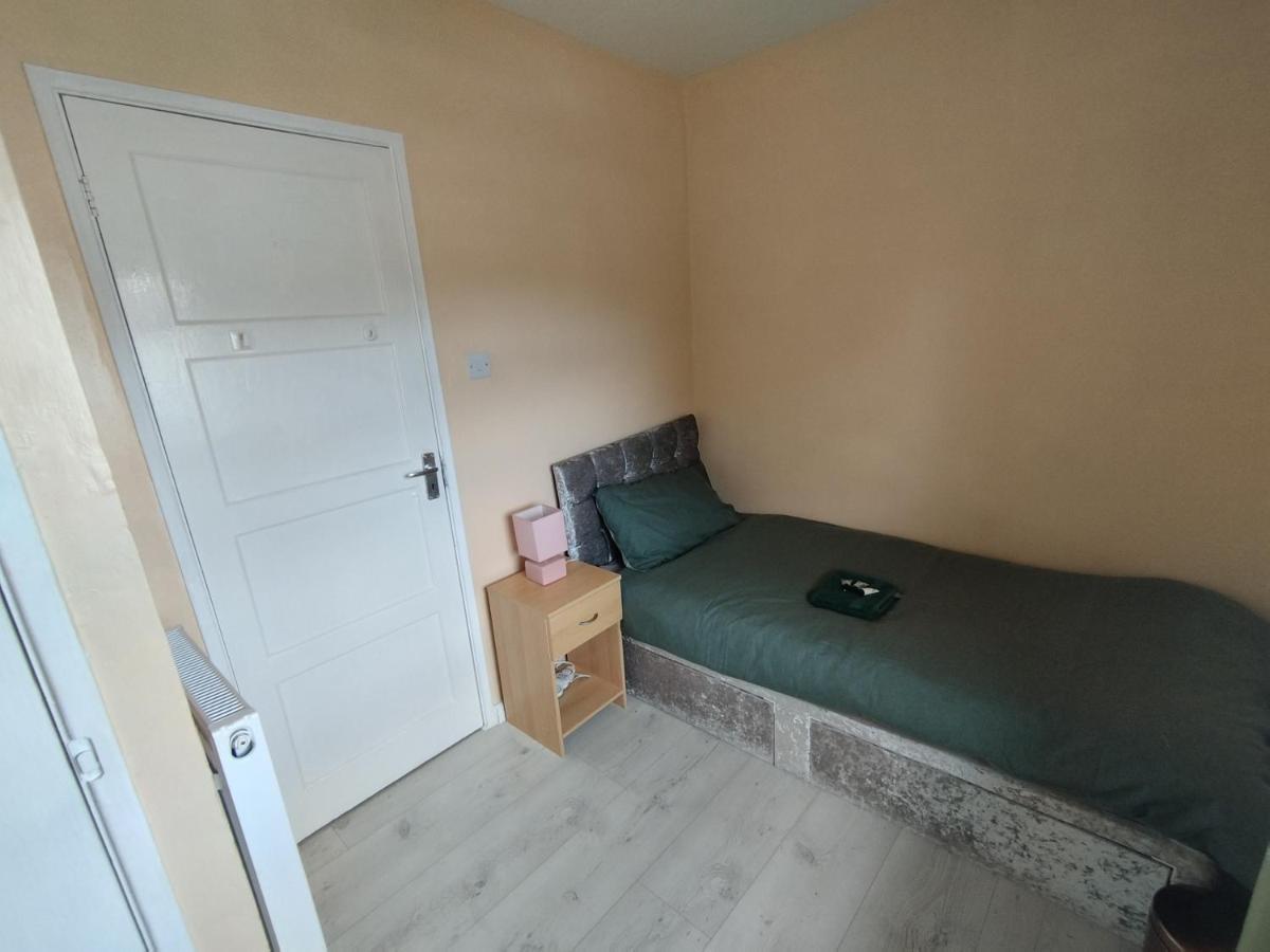 We Love Henbury Bristol Extérieur photo